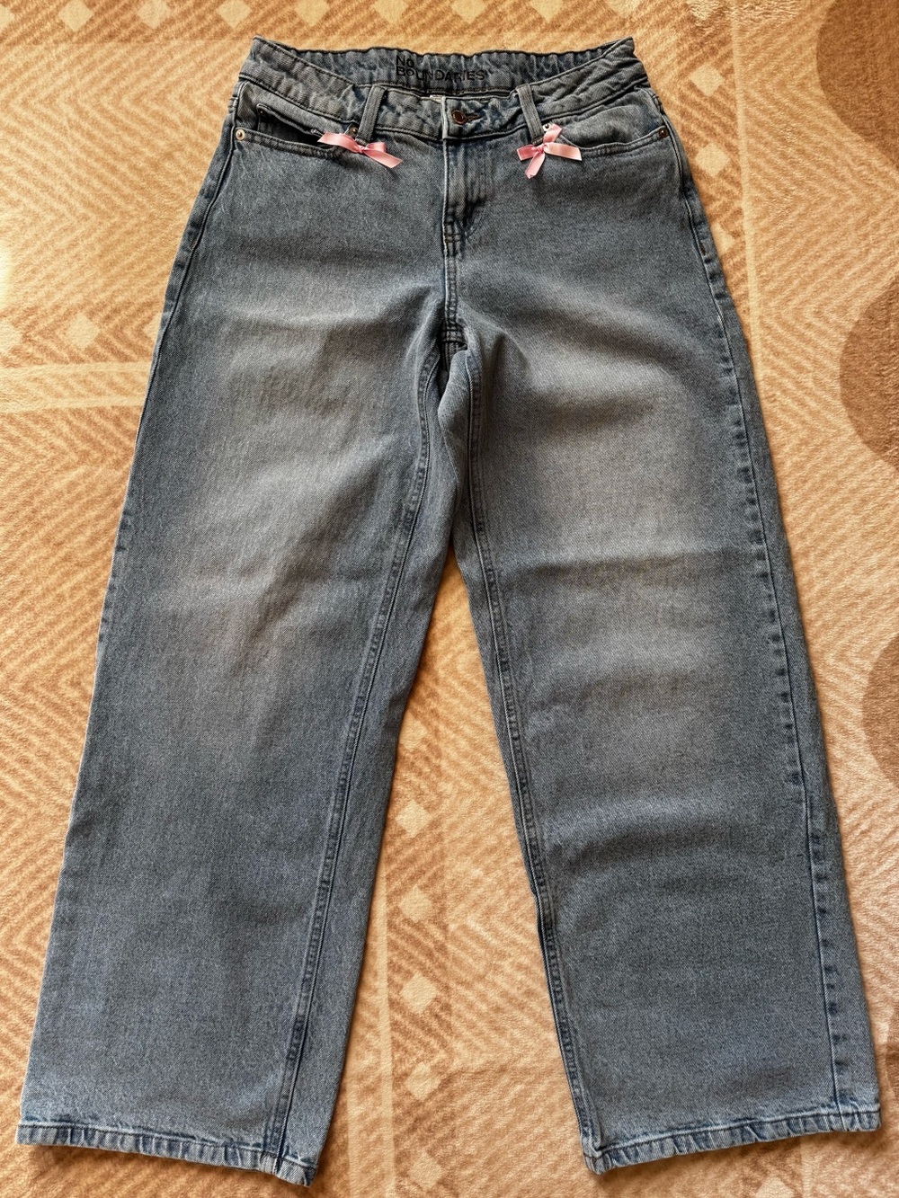 No Boundaries Women's Gray Relaxed Jeans with Pink Bow Accents